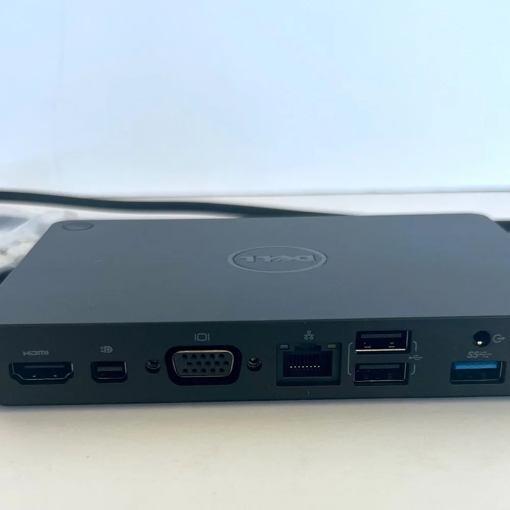 NWT DELL Dock WD 15